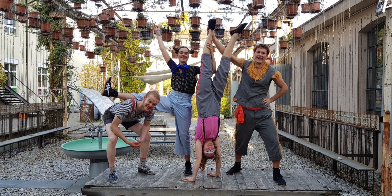 2019 Indien https://clownsohnegrenzen.org/wp-content/uploads/2019/12/2019-Indien-20191128-01-Fotograf-1_1600x800_acf_cropped.jpg