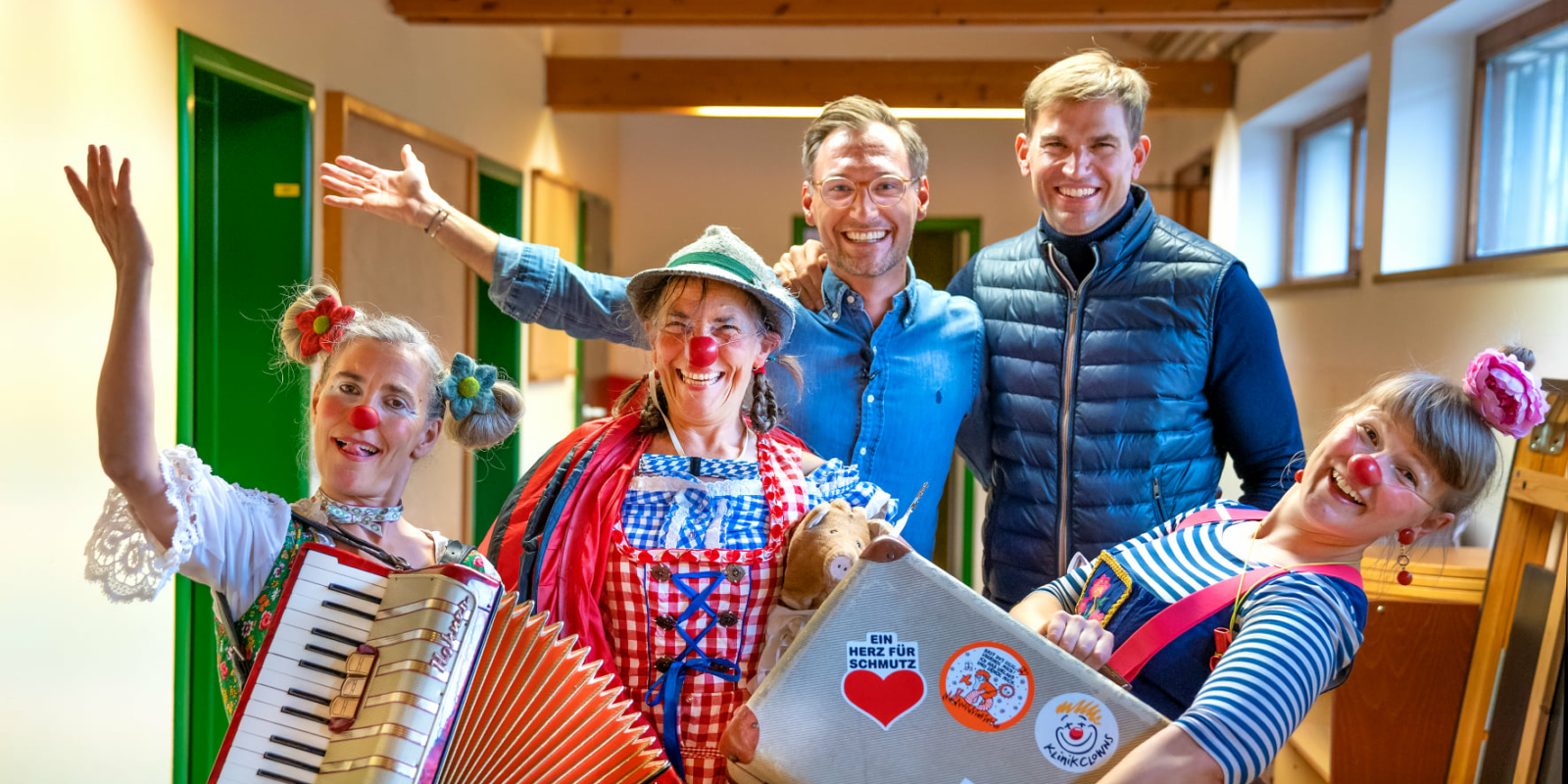 https://clownsohnegrenzen.org/wp-content/uploads/2022/04/2022-Deutschland-Intro-Bild_1600x800_acf_cropped.jpg